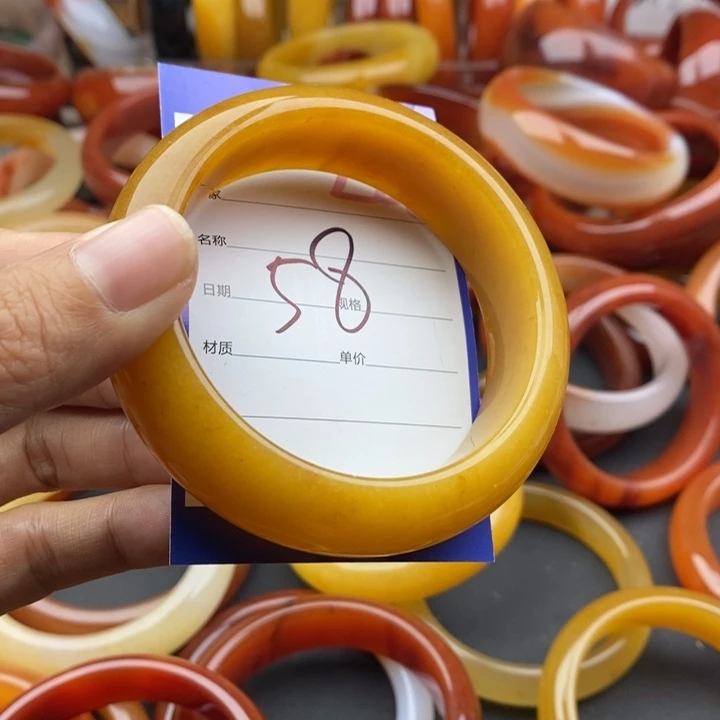 未镶嵌手镯石英质玉