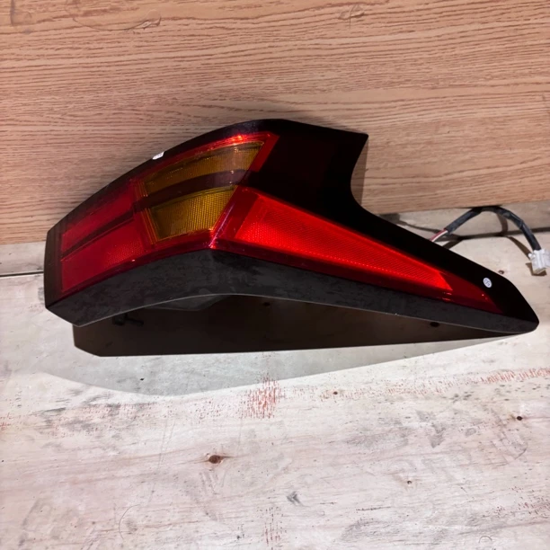 19-20款日产天籁尾灯后尾灯