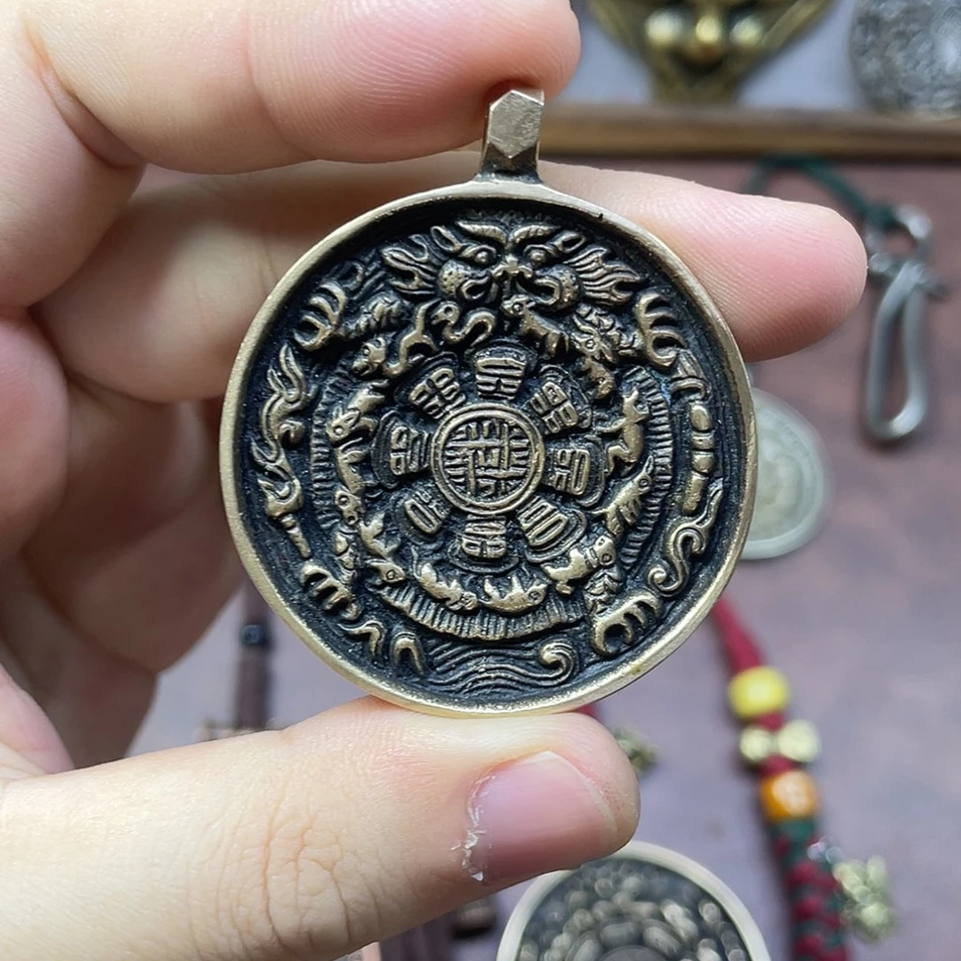 藏传白铜加银麟甲熊九宫八卦牌