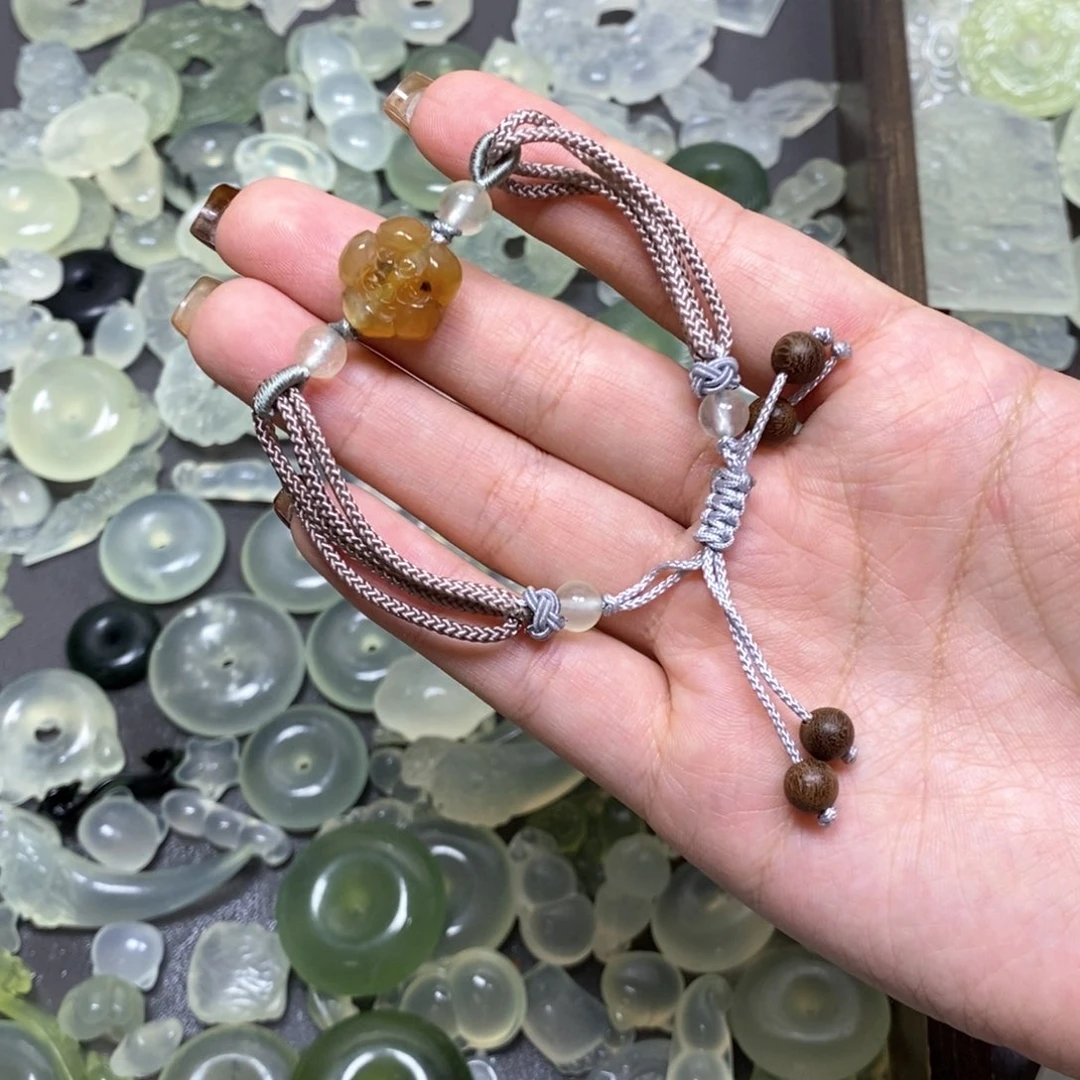 未镶嵌蛇纹石玉颈饰