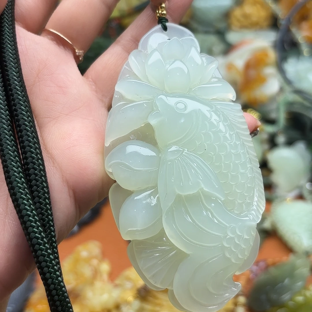 蛇纹石玉未镶嵌吊坠
