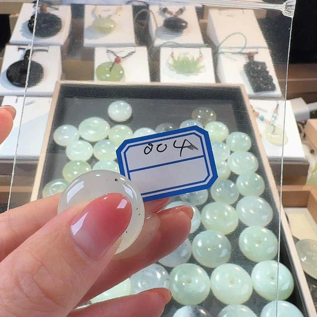 蛇纹石玉颈饰合金精美礼品