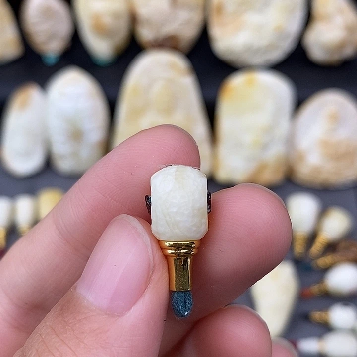 未镶嵌琥珀裸石8三通b657