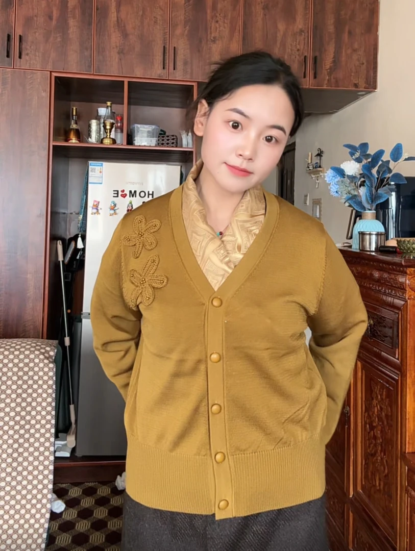 卓玛精选服装 拉萨发货2025春夏款冰丝针织开衫短款上衣毛衫外套
