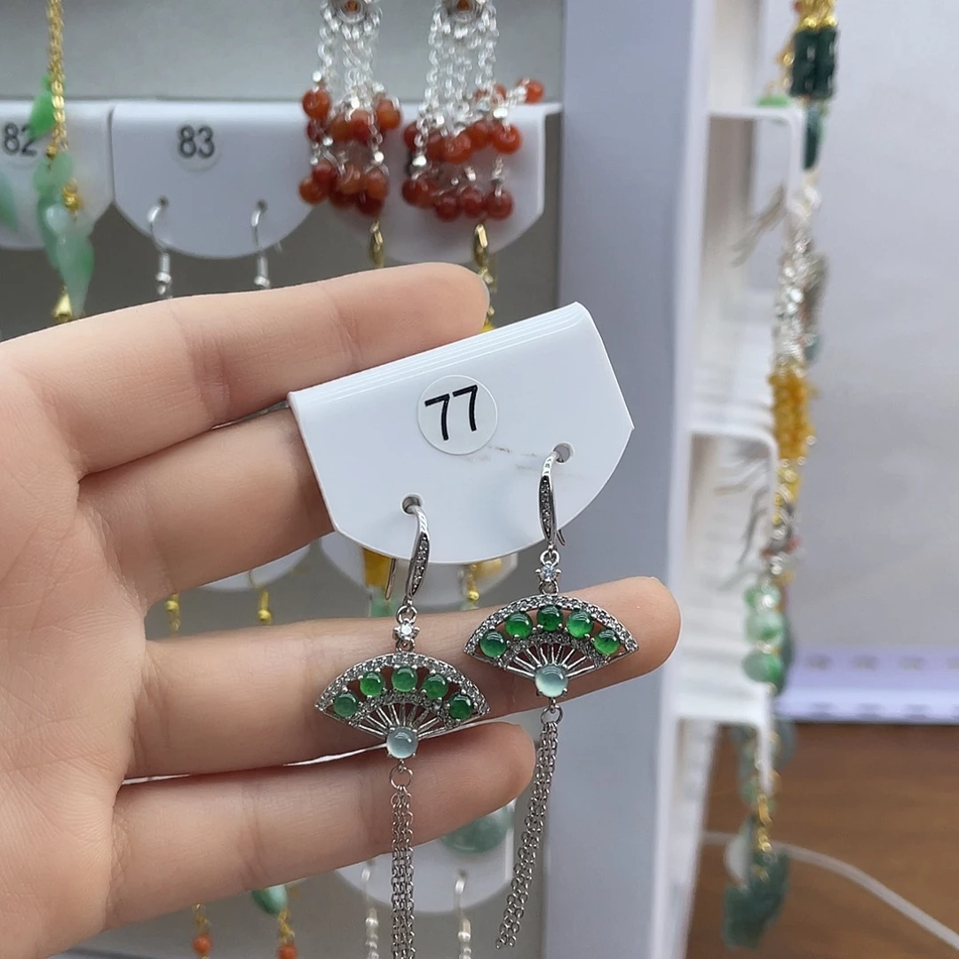 翡翠未镶嵌耳饰一物一图，以实物为准