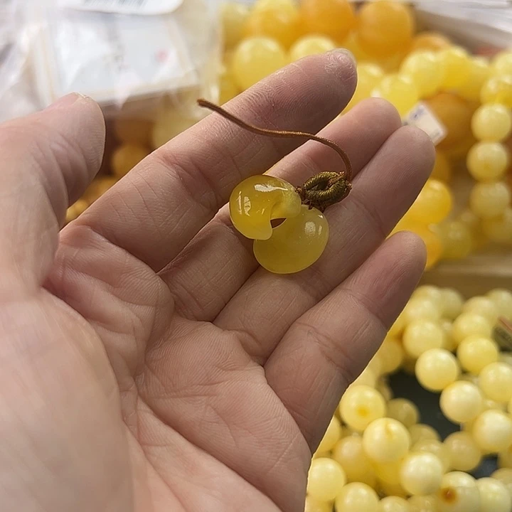 未镶嵌琥珀珠宝奇石