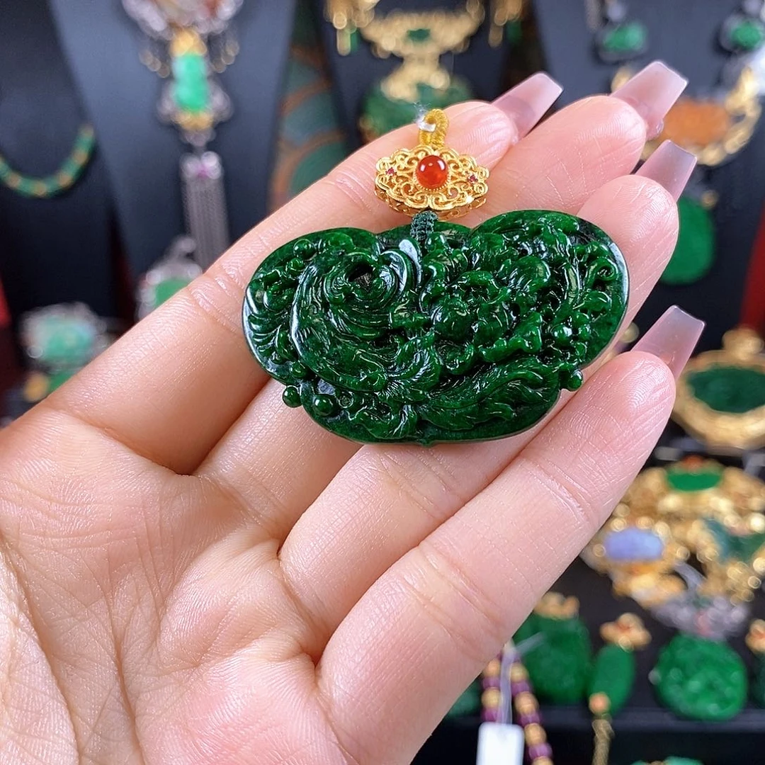 翡翠未镶嵌颈饰吊坠