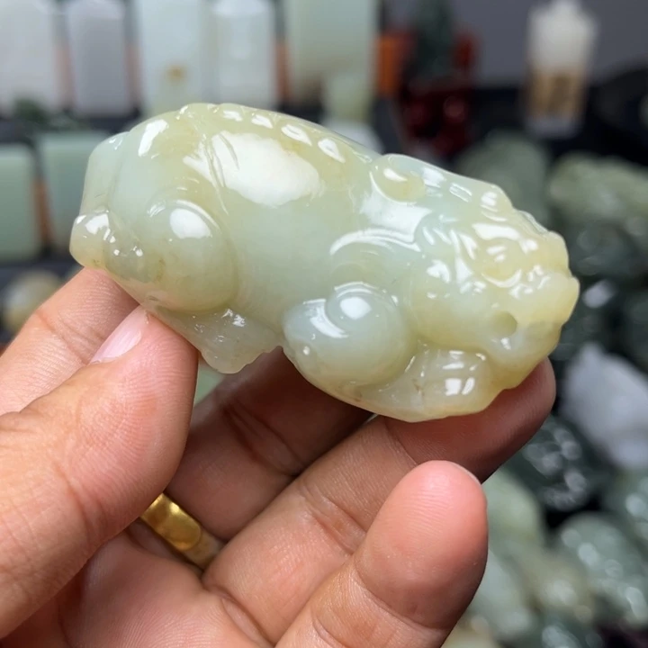 寒***弟未镶嵌和田玉挂件