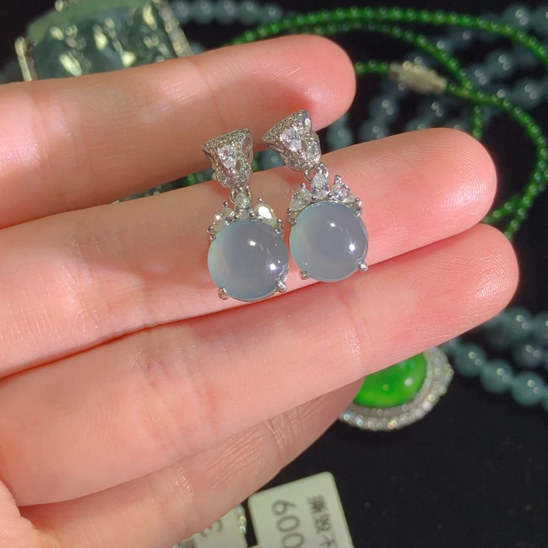 颈饰未镶嵌翡翠蛋面