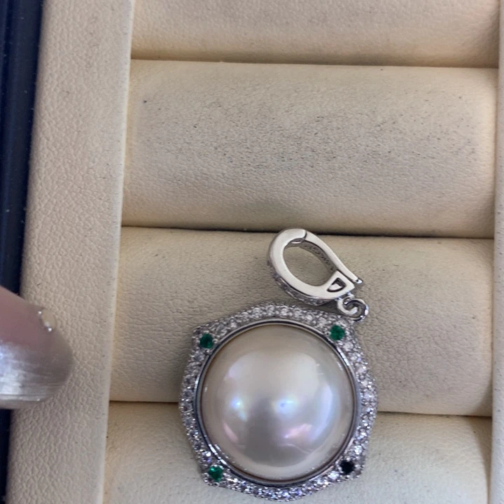 未镶嵌颈饰拼合珍珠（马贝珠）