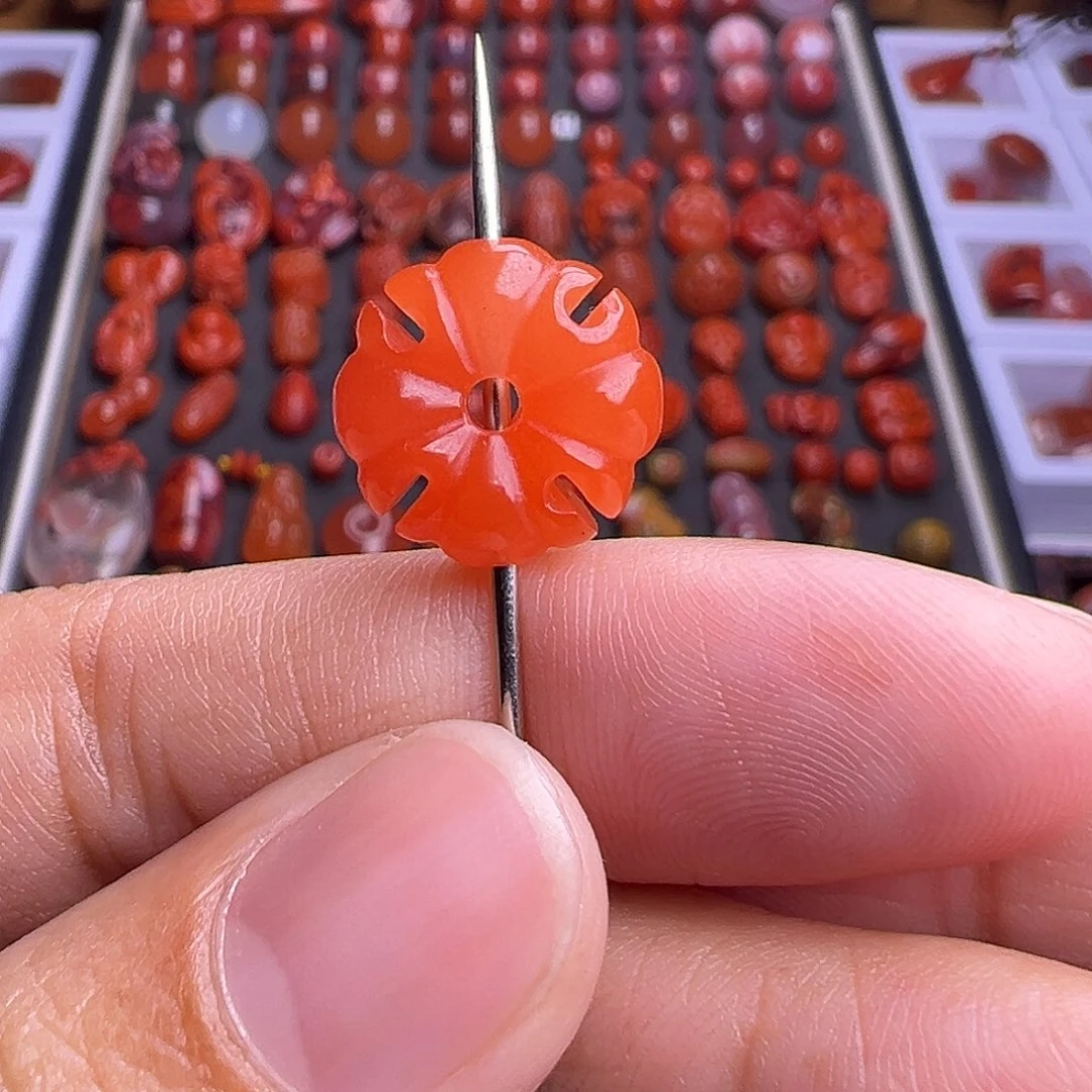 南红玛瑙未镶嵌珠宝奇石柿子红克罗心13.8mm