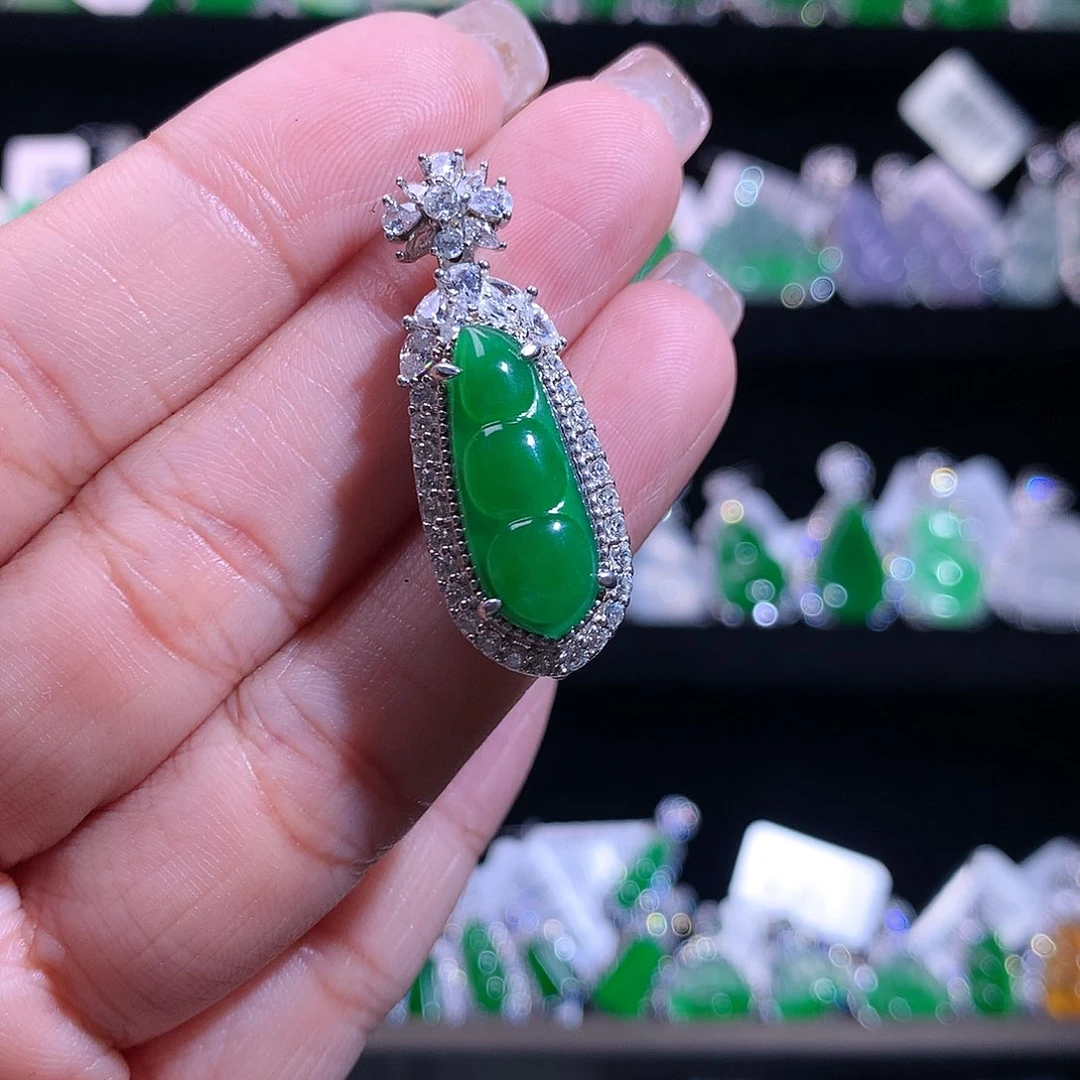 【闪购商品】颈饰银S925镶嵌翡翠