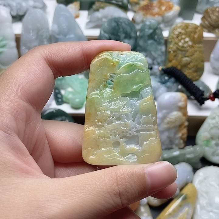 翡翠未镶嵌颈饰翡翠