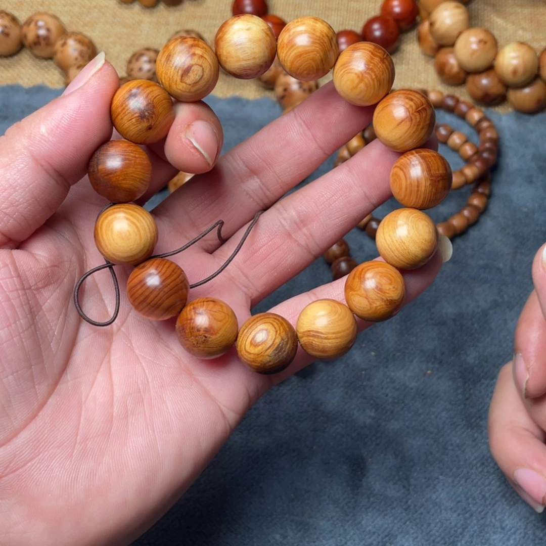 柏木（崖柏）无事牌1.5太行崖柏陈化蚂蚁腿瑕疵珠