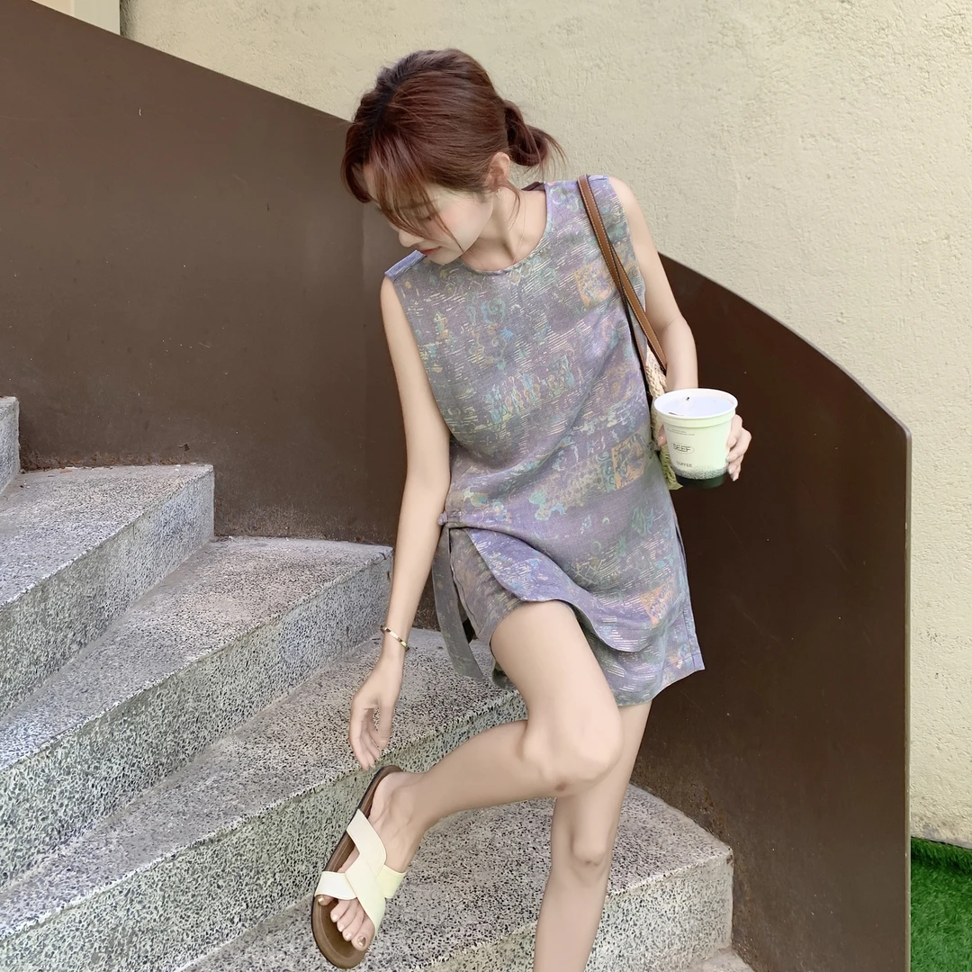 渐变色无袖新中式国风套装2025新款女夏高级感盘扣背心短裤两件套