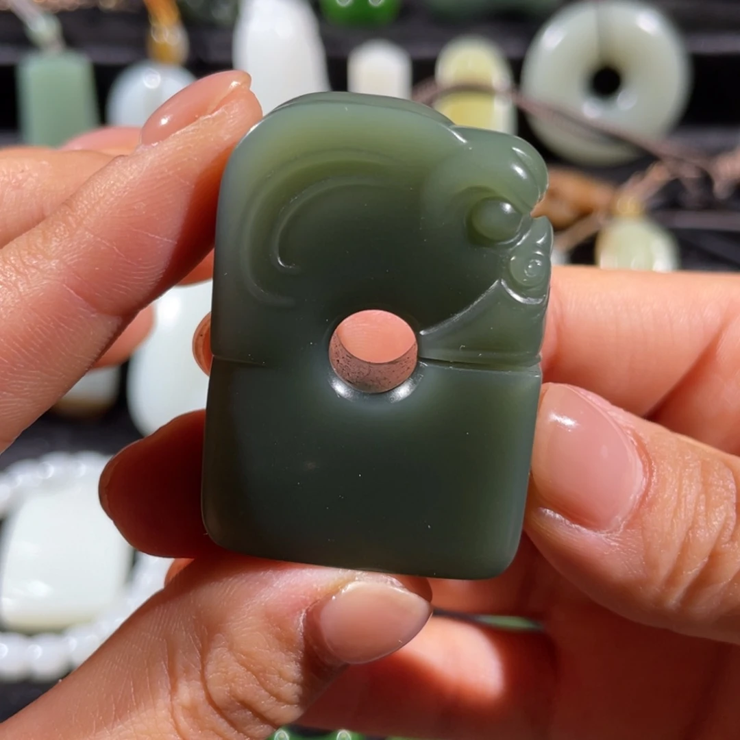 和田玉未镶嵌挂件