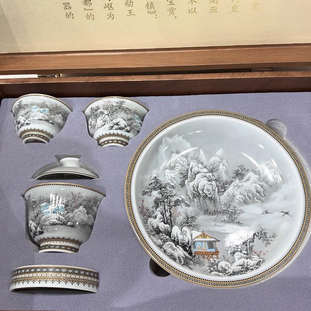 瓷片景德镇瓷器精品陈列