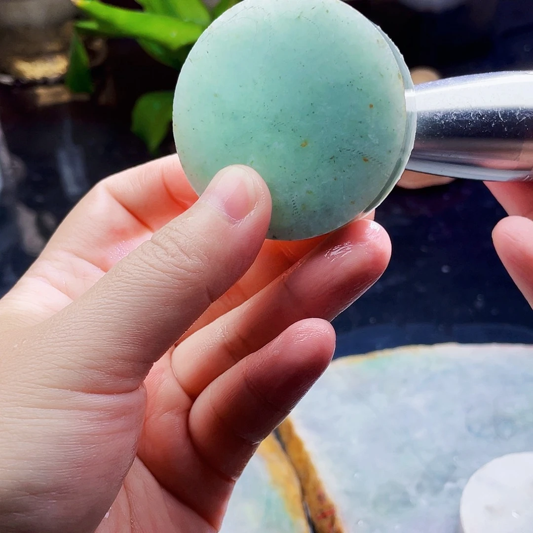 翡翠未镶嵌颈饰毛料9