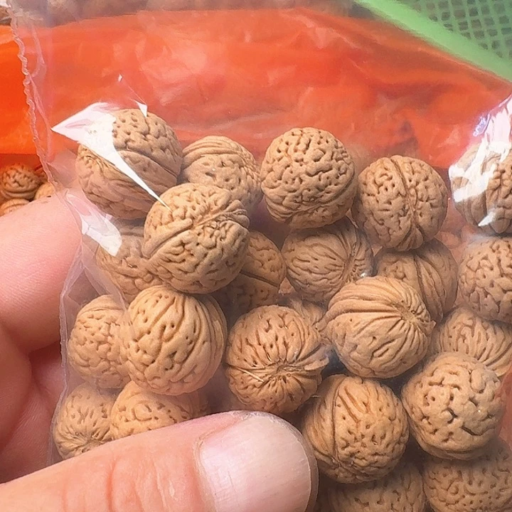 桃核吊坠大**堂野生桃核