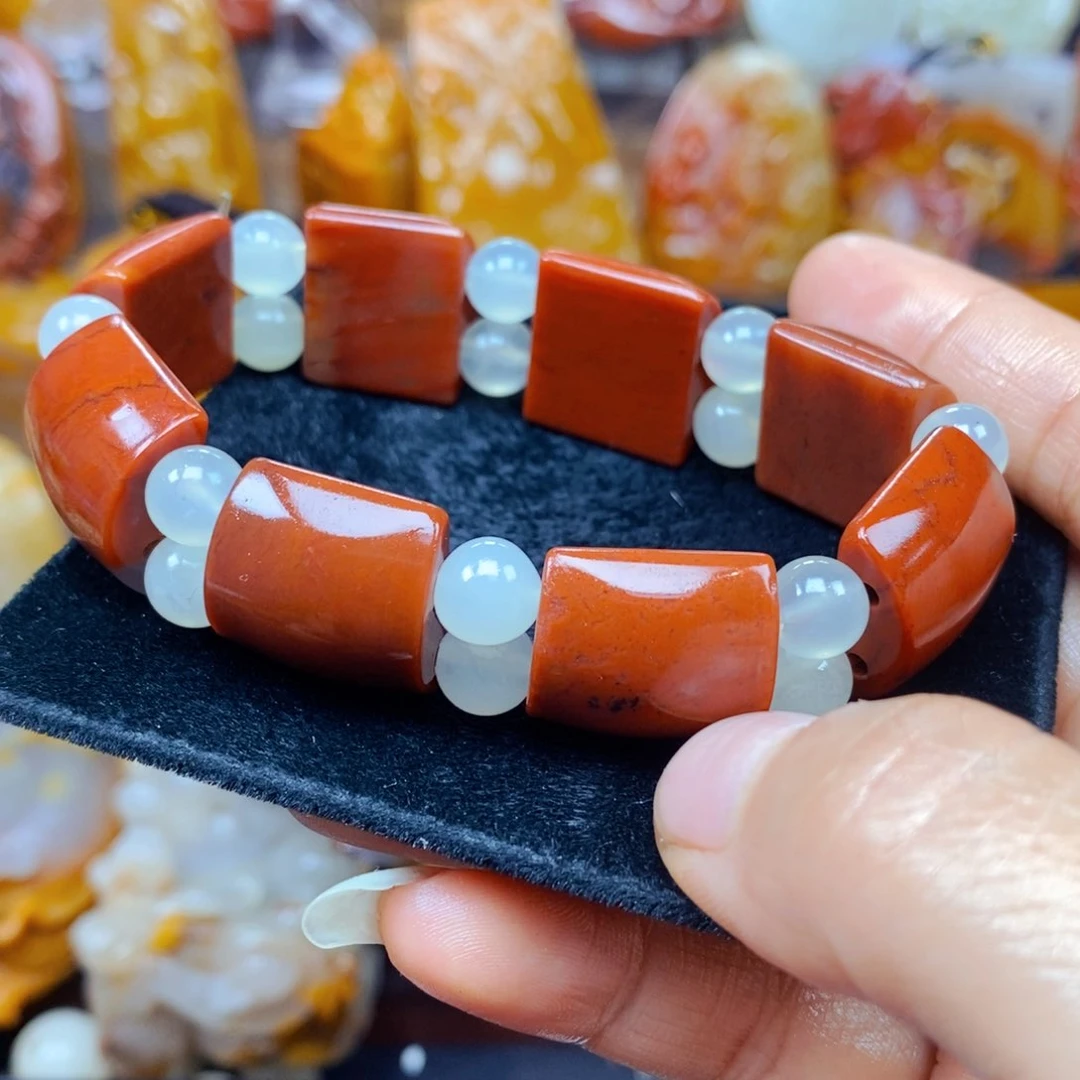 石英质玉（黄龙玉）未镶嵌颈饰