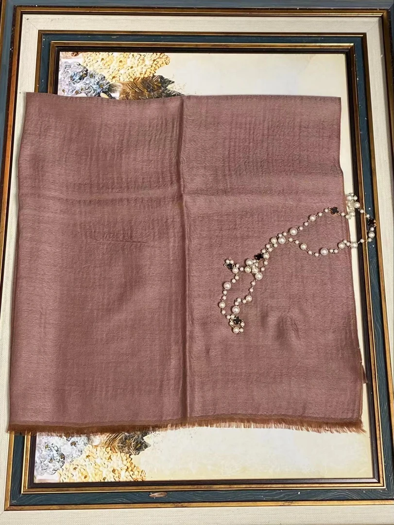 特洛伊奶茶粉羊绒围巾