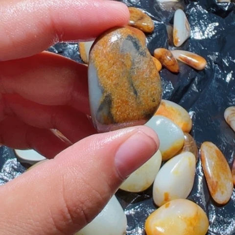 和田玉未镶嵌颈饰13.5克