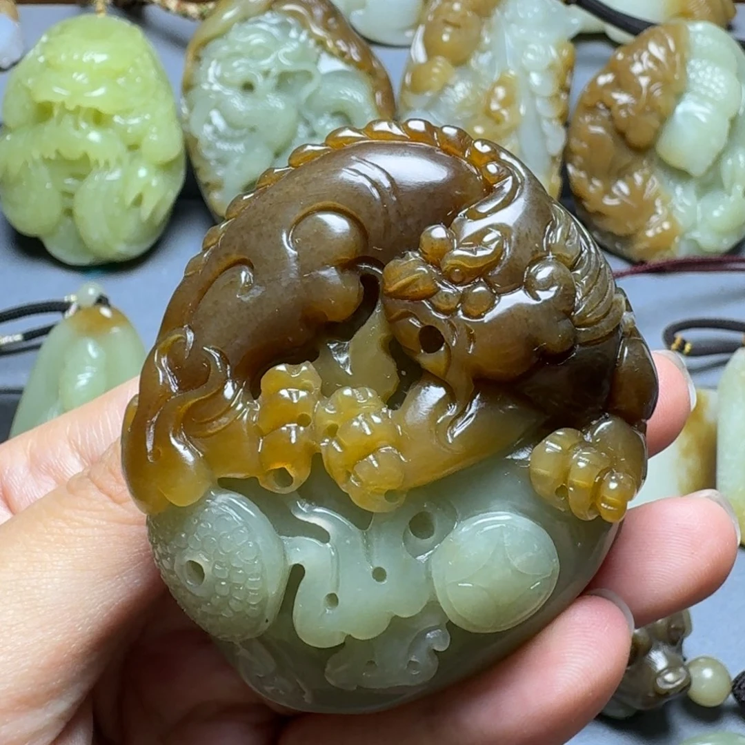 颈饰未镶嵌和田玉