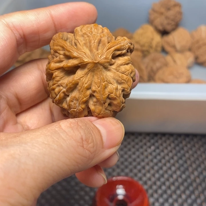 鲁***吃吊坠文玩核桃文玩核桃异形单只