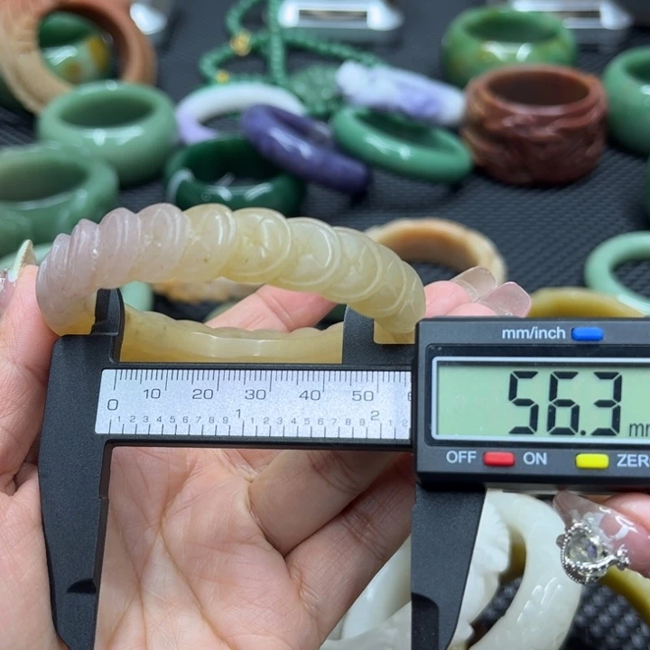 石英质玉手镯未镶嵌