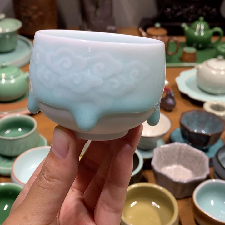龙泉青瓷粉青挂釉杯杯