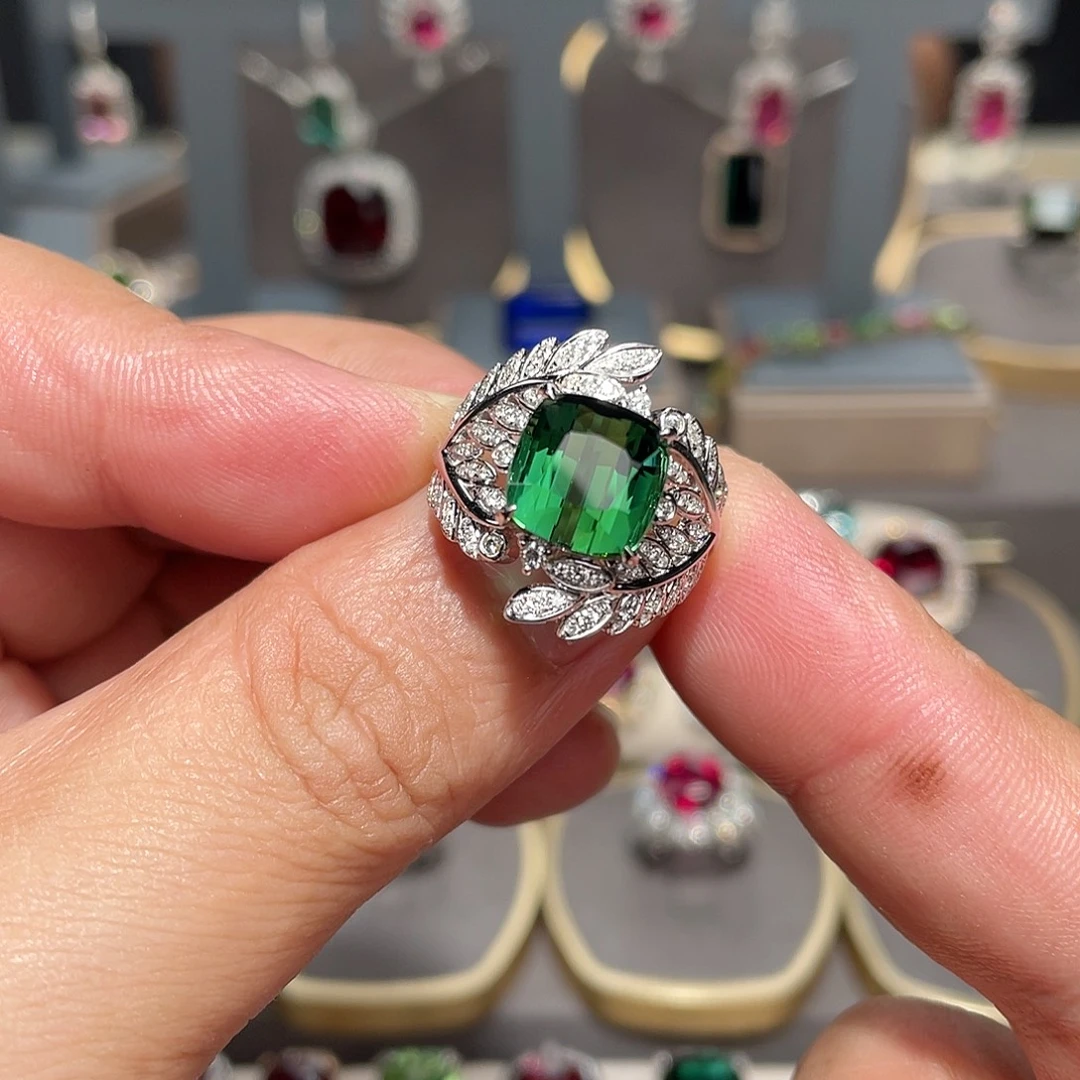 18K金镶嵌戒指碧玺5.71ct