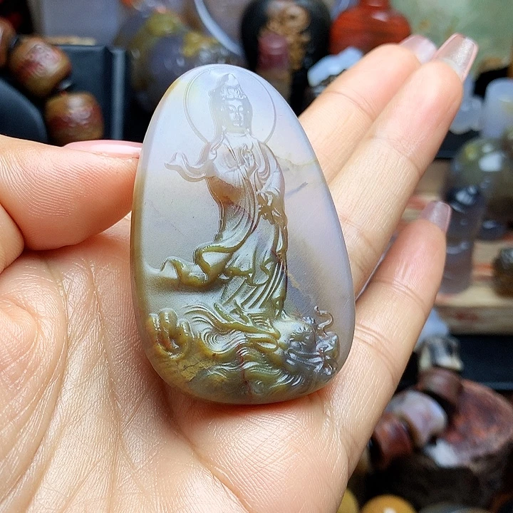 硅化玉未镶嵌吊坠(不含链)玉雕观音