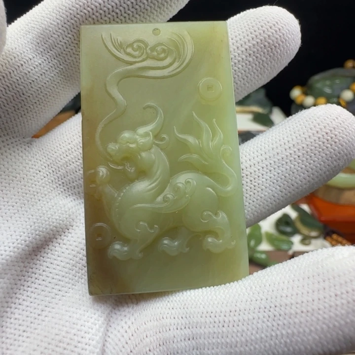 岫岩老玉(透闪石质玉)未镶嵌颈饰