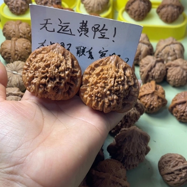 华***手把件雕刻核桃官帽