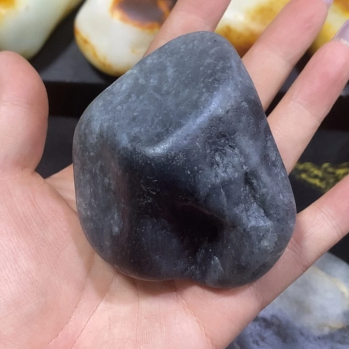 和田玉（糖玉）未镶嵌摆件