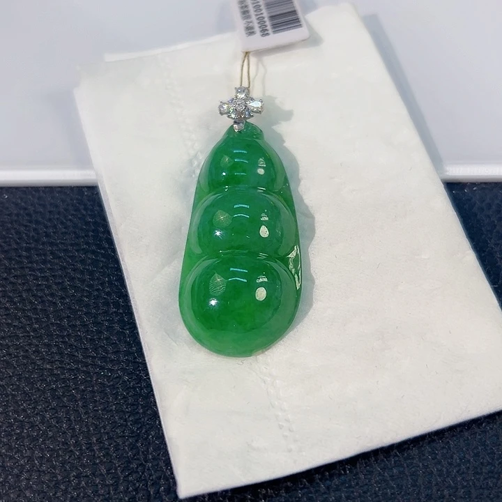 颈饰18K金镶嵌翡翠