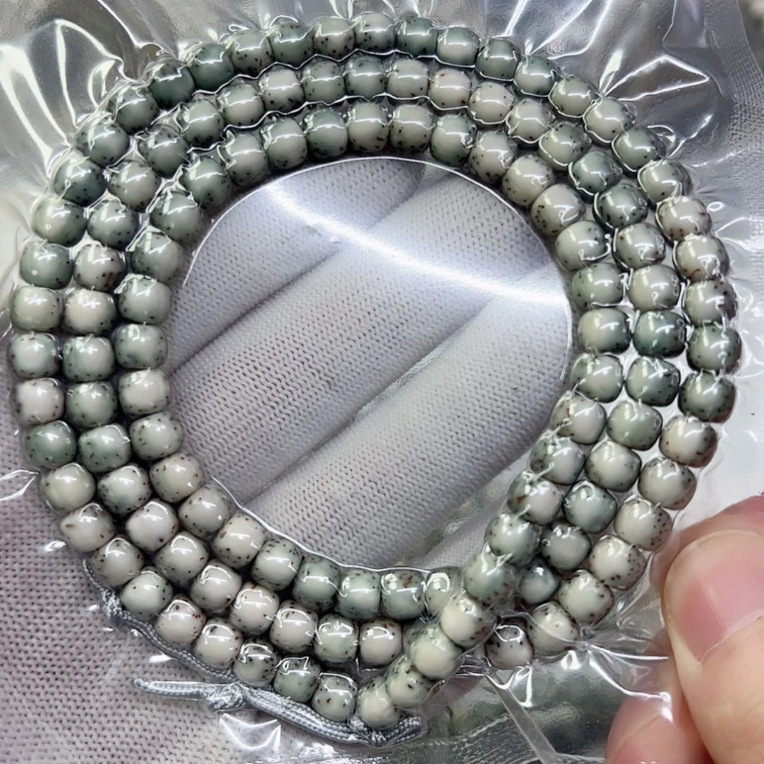 星月菩提吊坠76绿背河豚a33