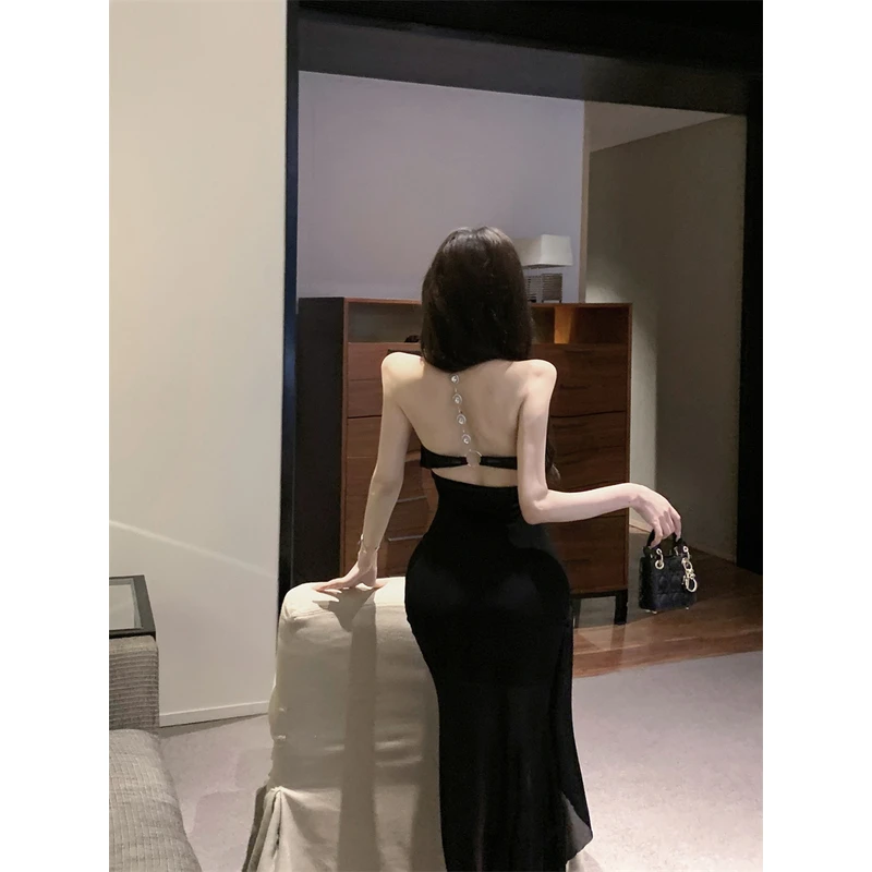 2025新款辣妹挂脖别致绑带设计性感露背吊带修身无袖纯欲连衣裙女
