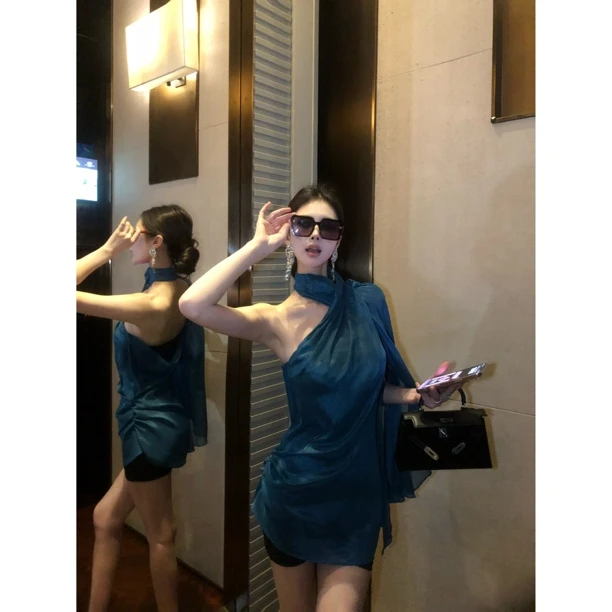 蓝色挂脖飘袖连衣裙配高腰显瘦热裤度假两件套86866