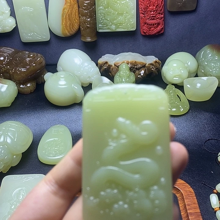 新疆昆仑玉晴水料子