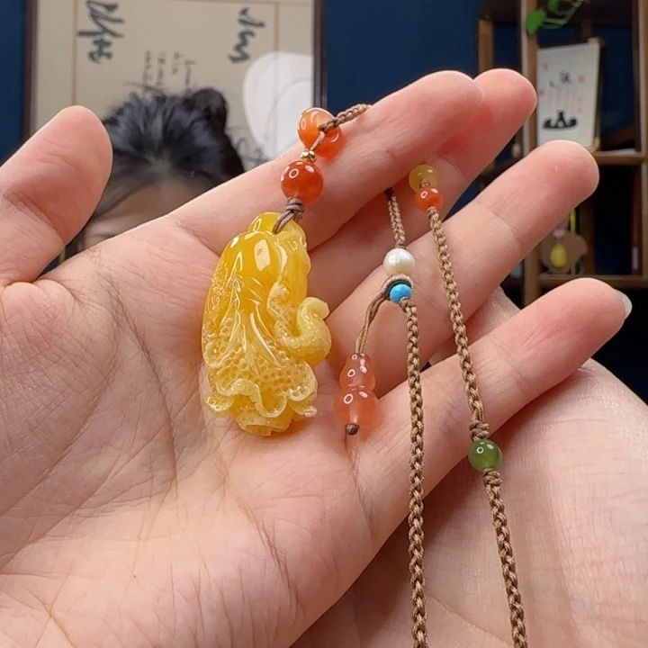 未镶嵌吊坠(赠链)蜜蜡