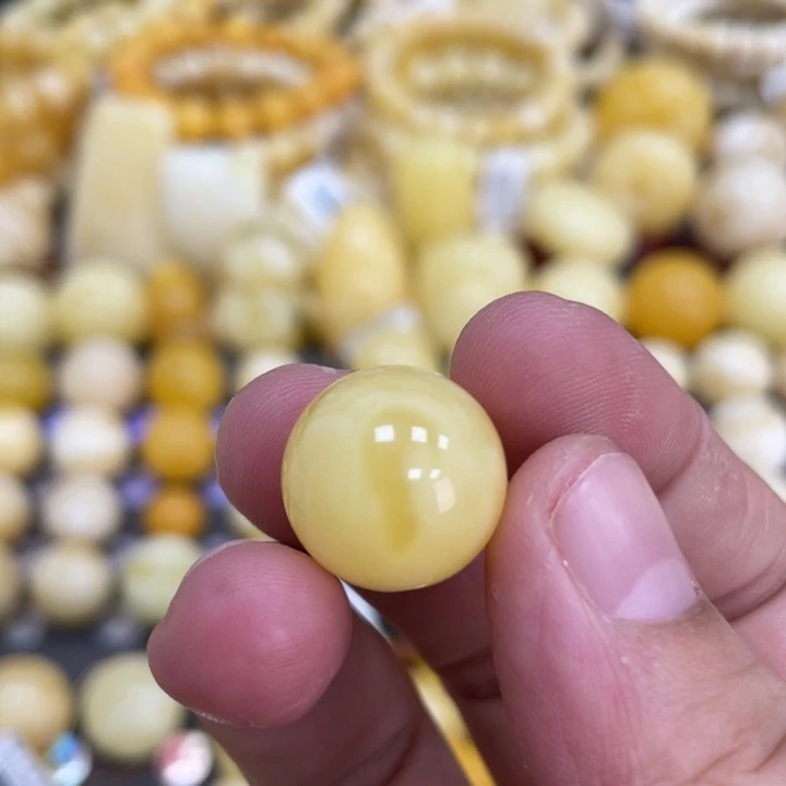 蜜蜡未镶嵌裸石15.8mm