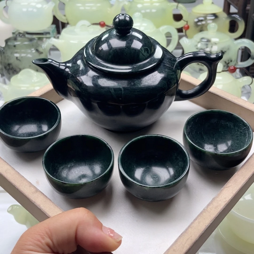 蛇纹石玉未镶嵌壶