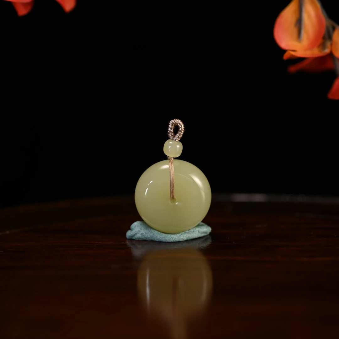 LOT8832 25YU108673和田玉黄玉平安扣挂件/匡时