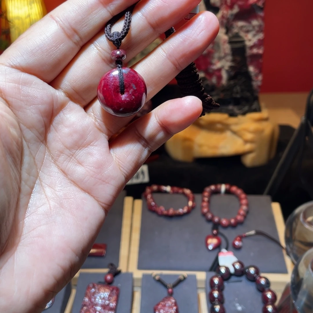 虽***骄天然辰砂万山原矿平安扣18.9克