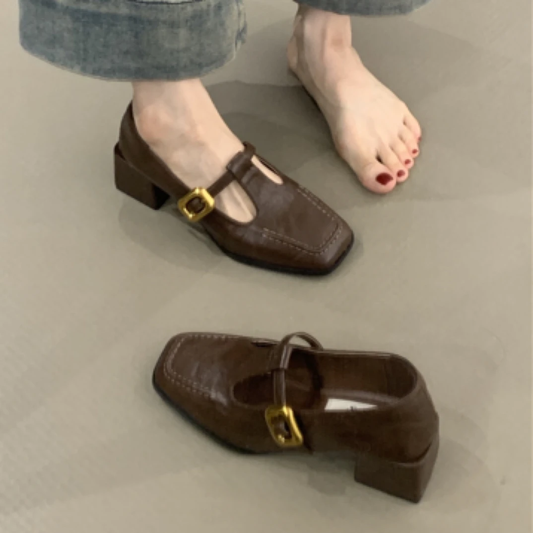 WL-7299-3 复古玛丽珍鞋2025年法式气质搭扣方头浅口粗跟通勤鞋