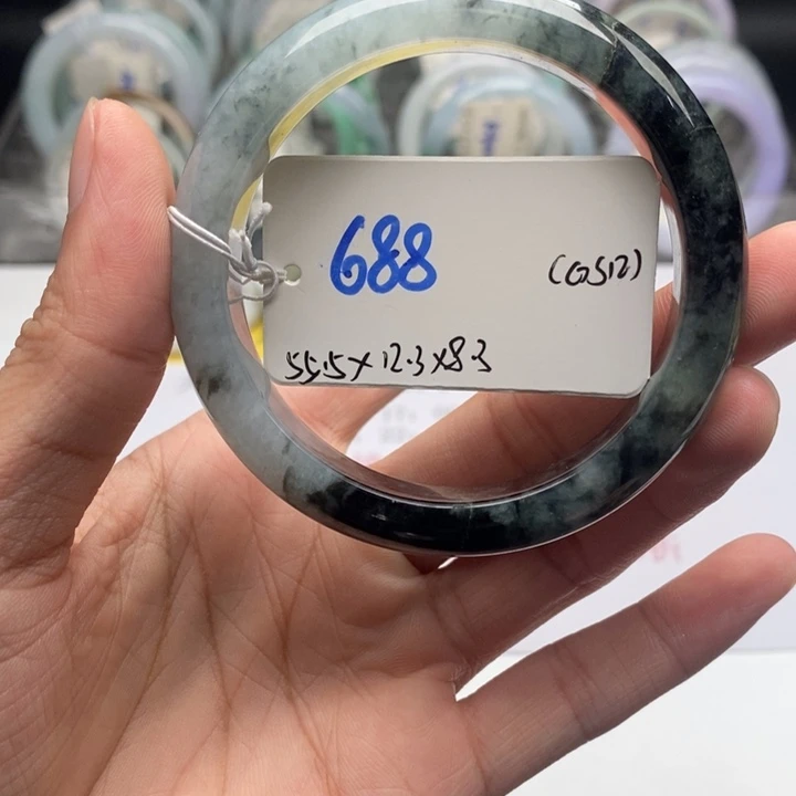 未镶嵌手镯翡翠手镯