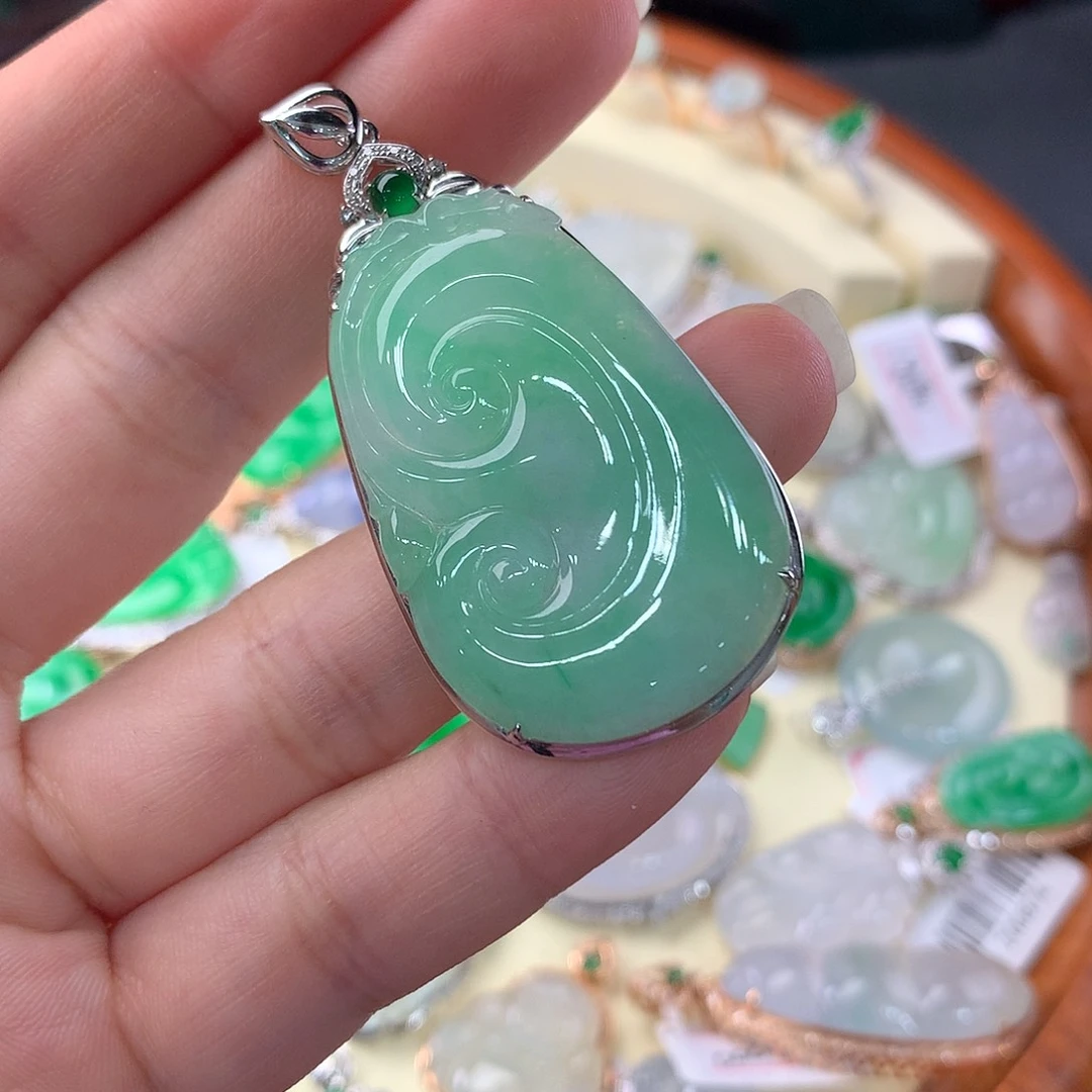 翡翠18K金镶嵌吊坠(不含链)嘎*