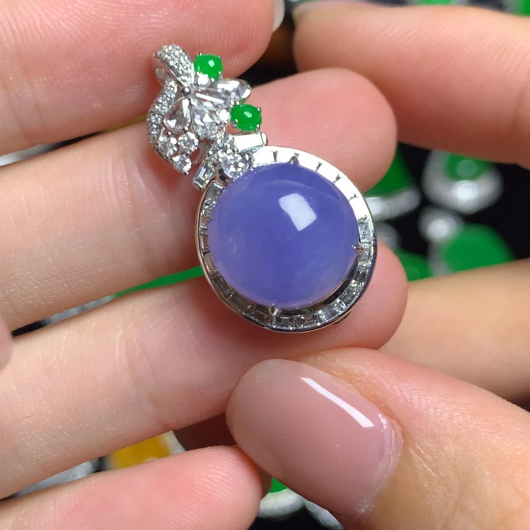 翡翠18K金镶嵌颈饰紫蛋面的