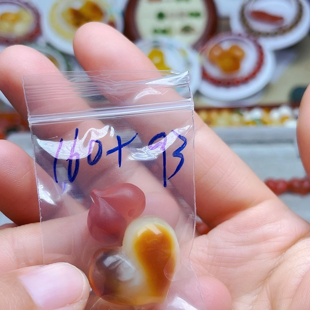 未镶嵌琥珀裸石葫***Q拍3件